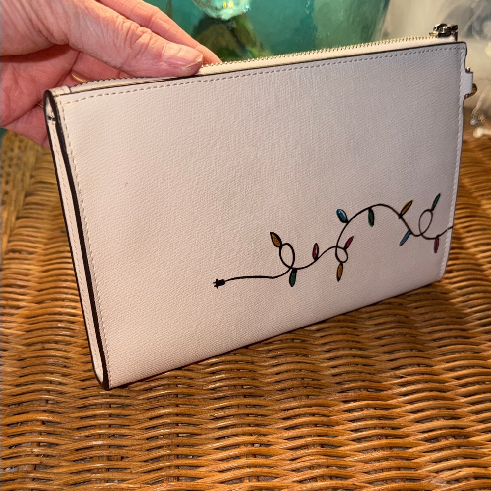 Kate Spade Festive Dachshund Holiday Wristlet in Cream NWOT - Picture 2 of 3